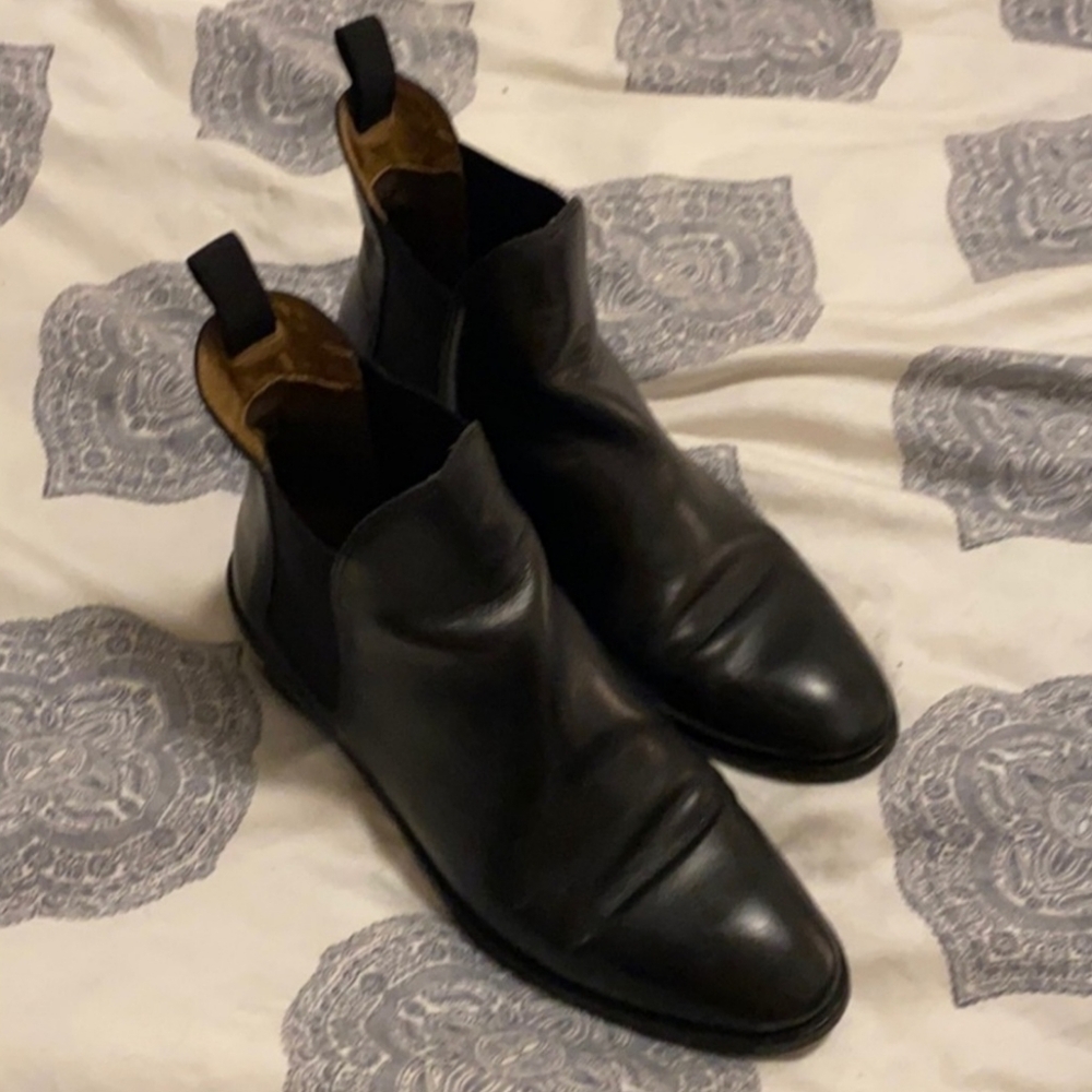 Everlane Chelsea leather ankle boots black 9
